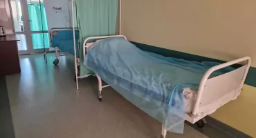 Szpital w Nysie. Łóżka puste, łóżka zajęte