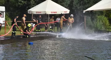Strażacy, piłka i emocje