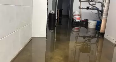 Miejska kanalizacja zalewa restaurację