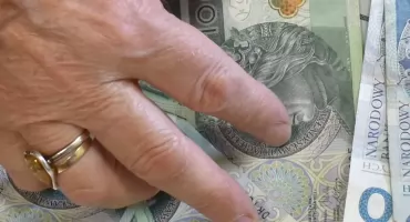 Zamiast gotówki dała złoto. Oszukana 