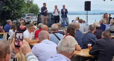 „Grill” z Morawieckim nad jeziorem otmuchowskim 