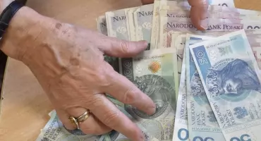 Seniorzy stracili kilkadziesiąt tysięcy złotych