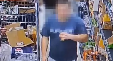 Wypił „małpkę” w sklepie. Zaatakował ochronę